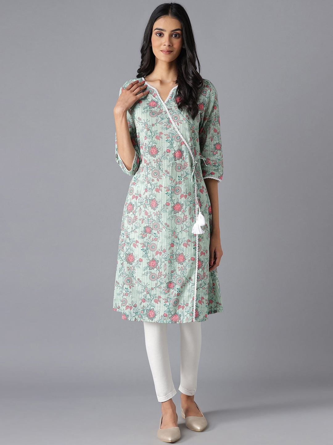 

AURELIA Women Green Floral Printed Thread Work Kurta