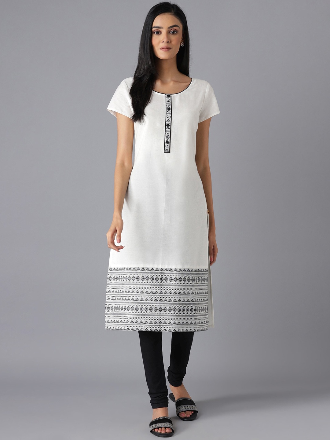 

AURELIA Women White & Grey Geometric Thread Work Pure Cotton Kurta