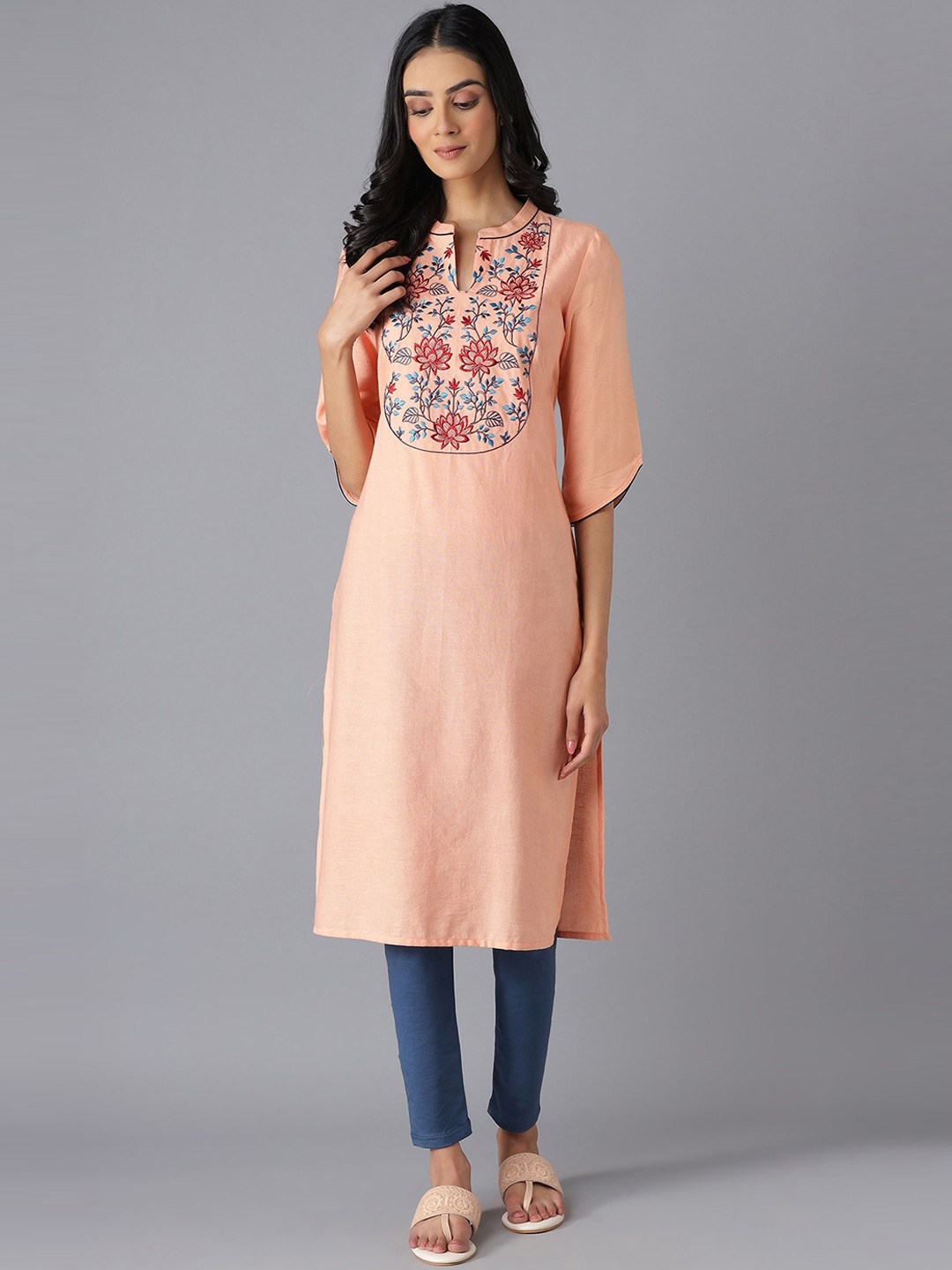 

AURELIA Women Peach-Coloured Floral Yoke Design Thread Work Straight Kurta