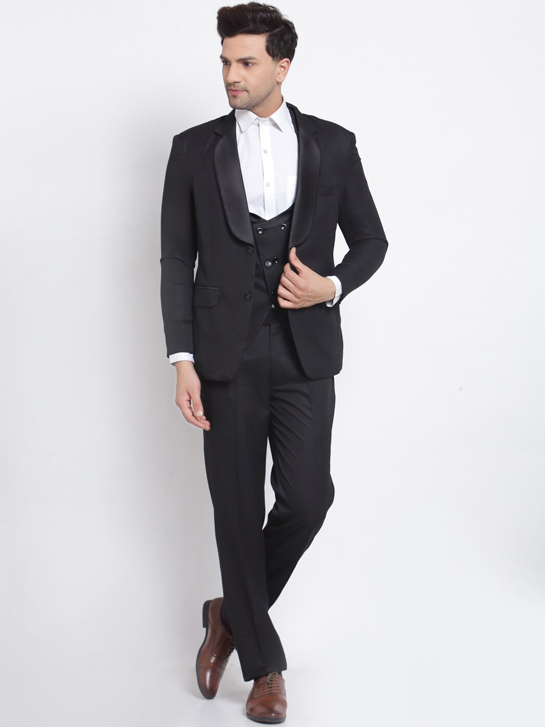 

KLOTTHE Men Black Solid Single-Breasted Three-Piece Party Suit
