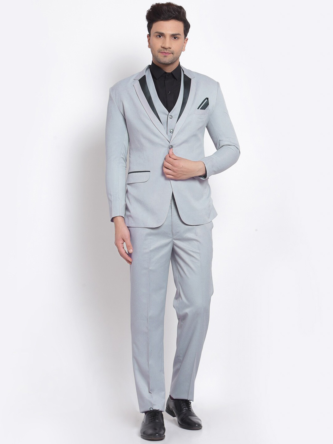 

KLOTTHE Men Grey Solid Single-Breasted Three-Piece Party Suit
