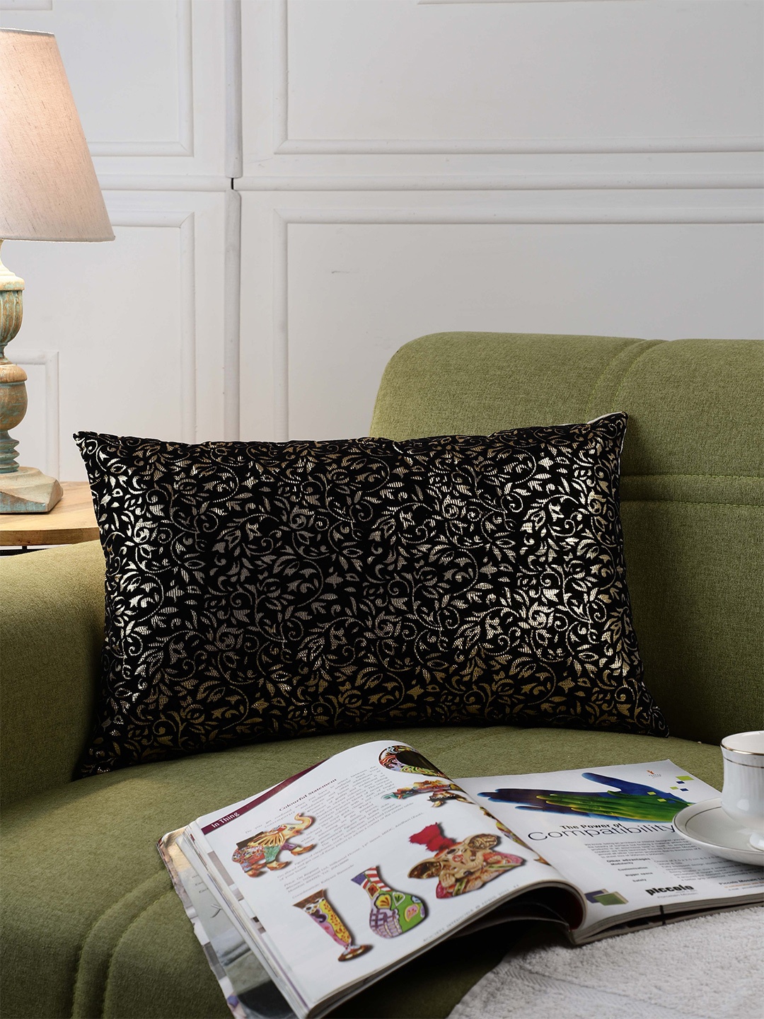 

MIAH Decor Black & Gold-Toned Velvet Rectangle Cushion Cover