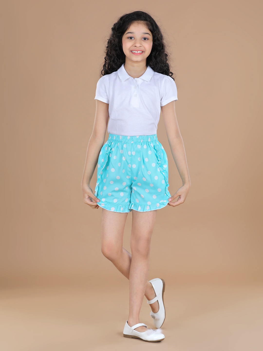 

Cutiekins Girls Turquoise Blue & White Polka Dot Printed Shorts