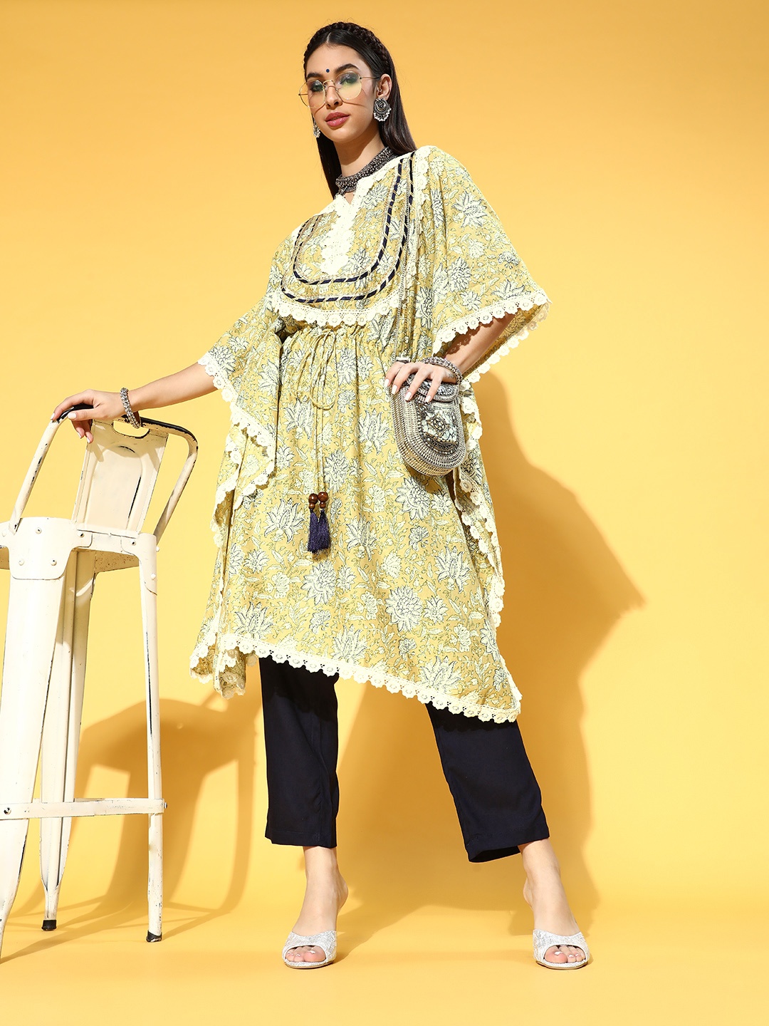 

Vbuyz Floral Pure Cotton Kaftan Kurta Set, Yellow