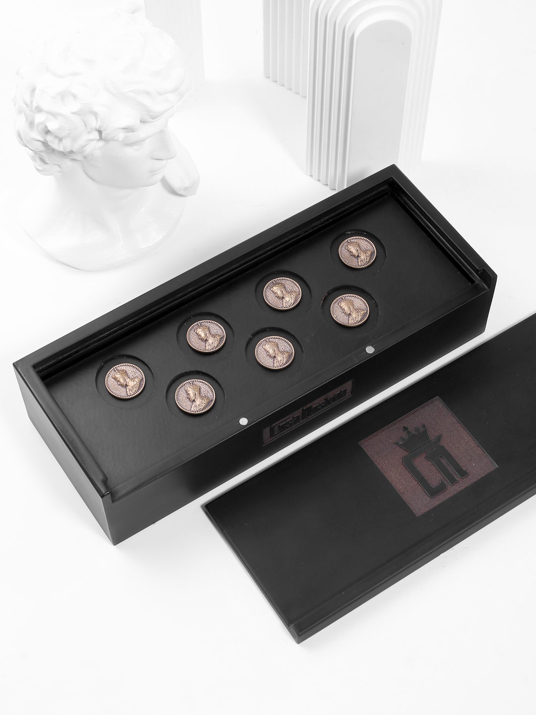 

COSA NOSTRAA Set Of 7 The Prince V Coin Buttons, Metallic