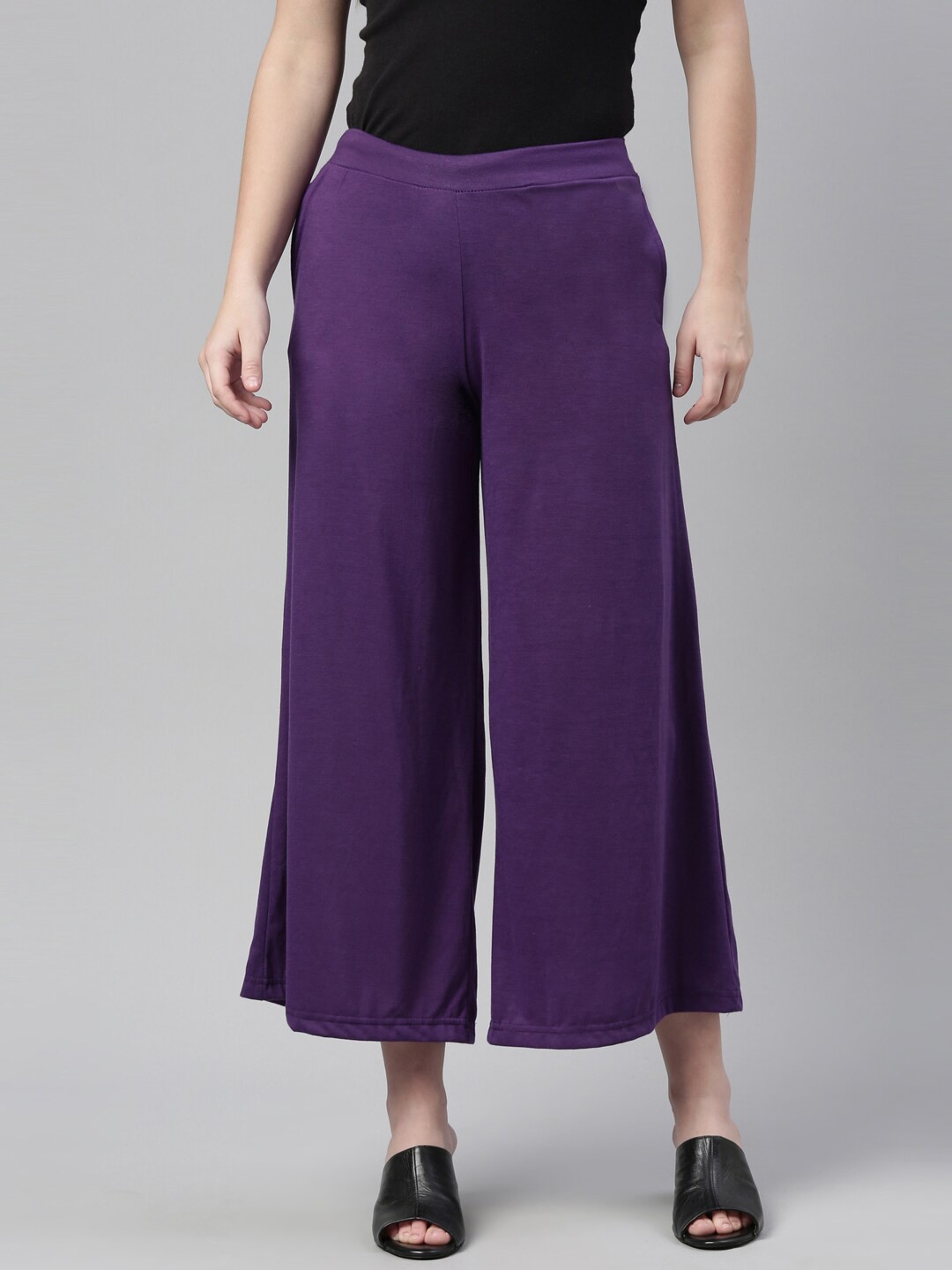 

Souchii Women Violet Solid Wide Leg Palazzo