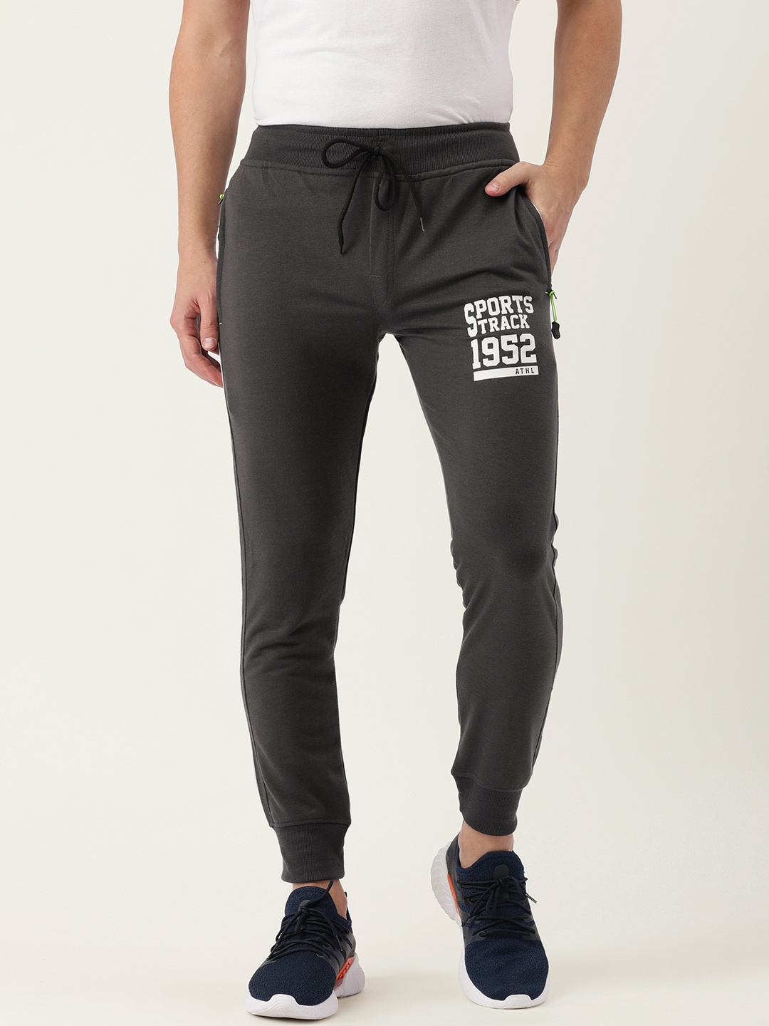 

Sports52 wear Men Grey Slim Fit Printed Dry Fit Regular Joggers With Side Stripes