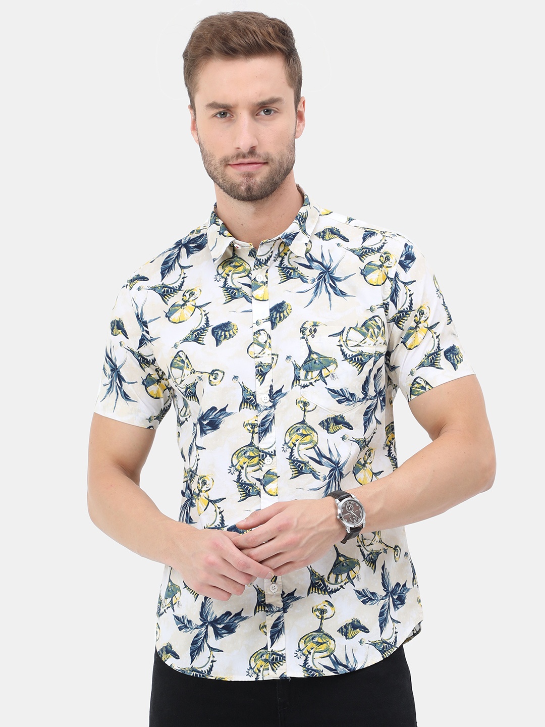 

VUDU Men White Comfort Floral Printed Casual Shirt
