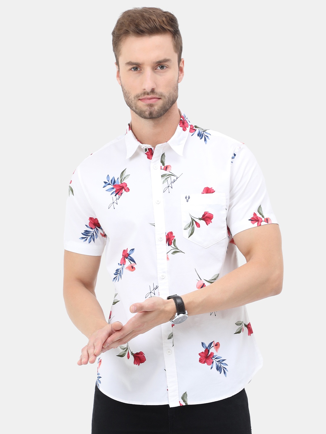 

VUDU Men White Comfort Printed Casual Shirt