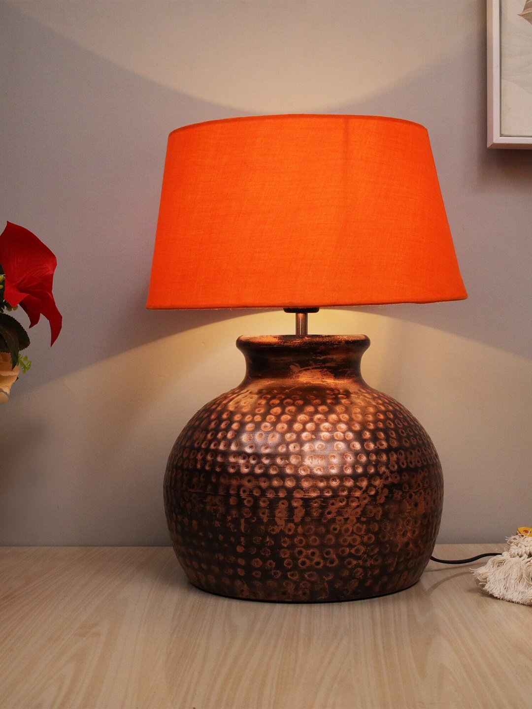 

Homesake Orange & Brown Oil-Rubbed Pot Antique Hammered Table Lamp With Shade