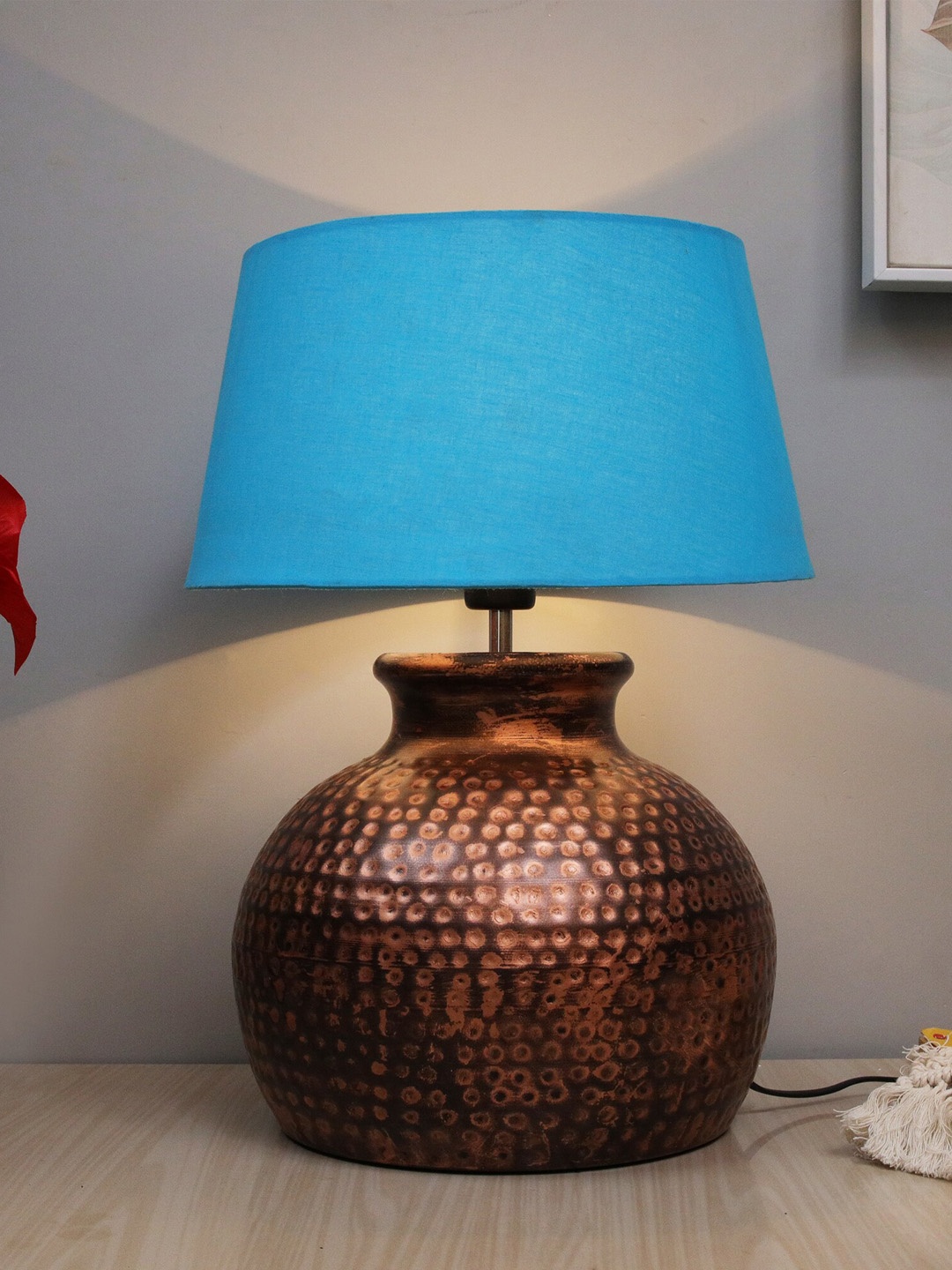 

Homesake Blue & Brown Oil-Rubbed Pot Antique Hammered Table Lamp With Shade