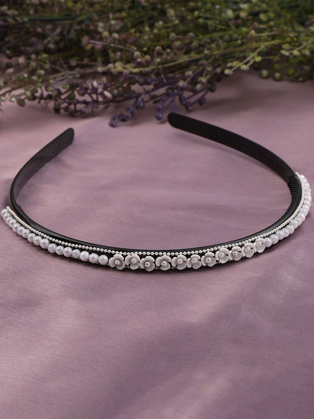 

AccessHer Women Black & White Embellished Hairband