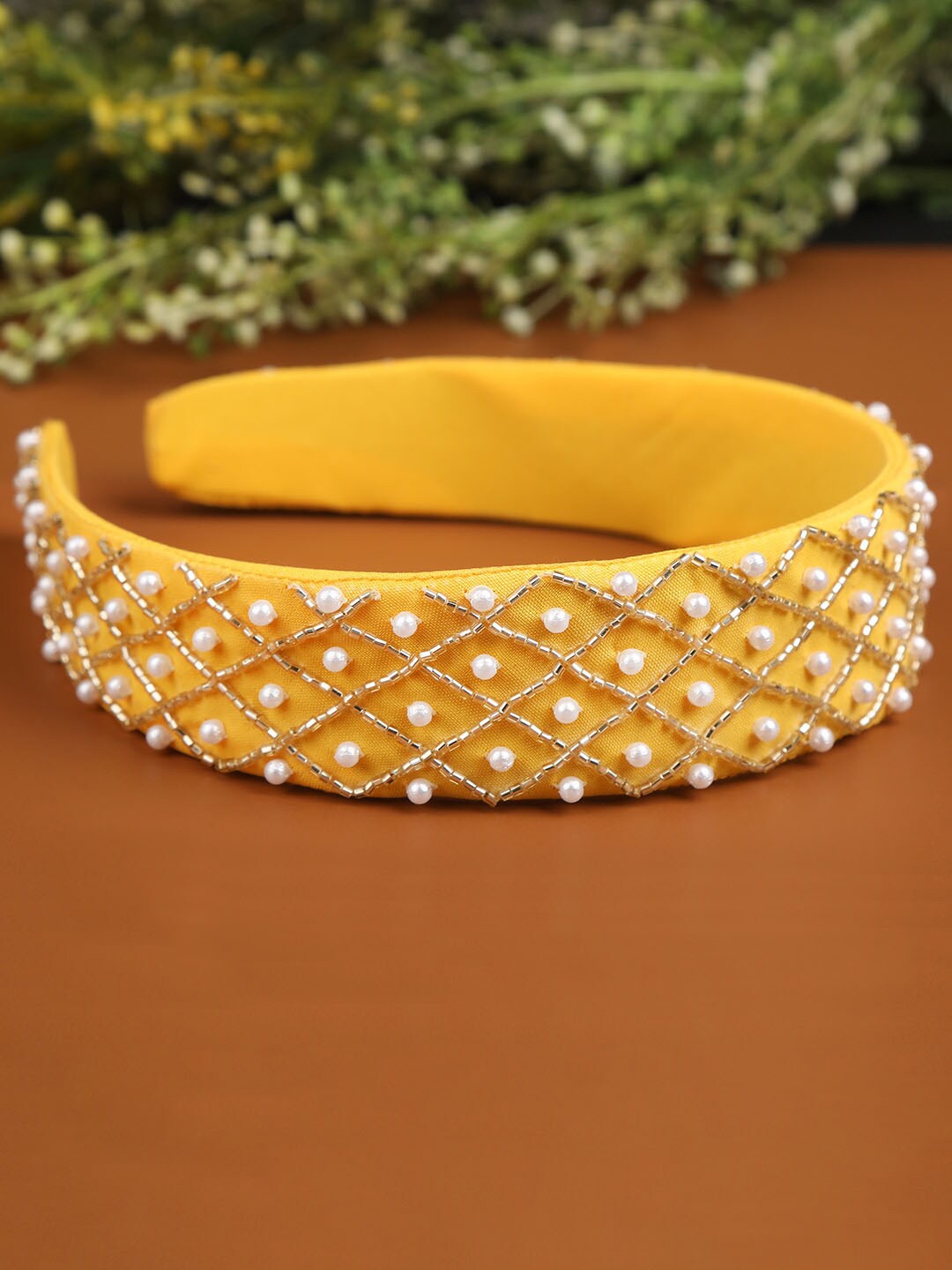 

AccessHer Women Yellow & White Embellished Handcrafted Designer Hairband