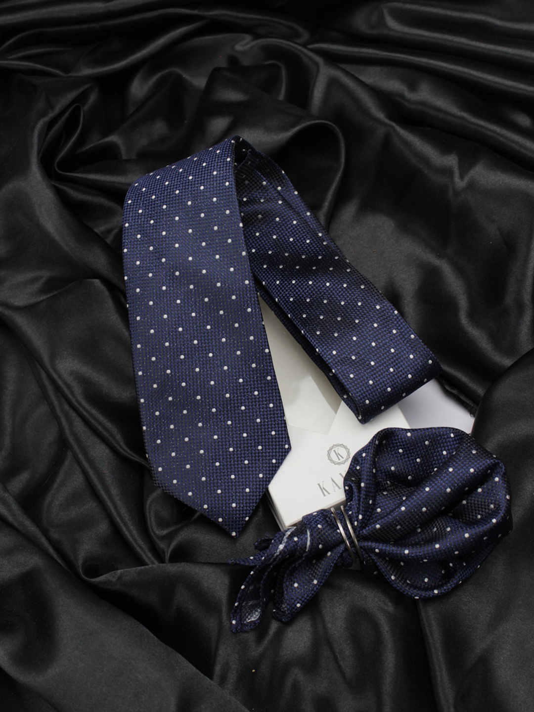 

KOVOVE Men Blue Polka Dot Printed Tie & Pocket Square