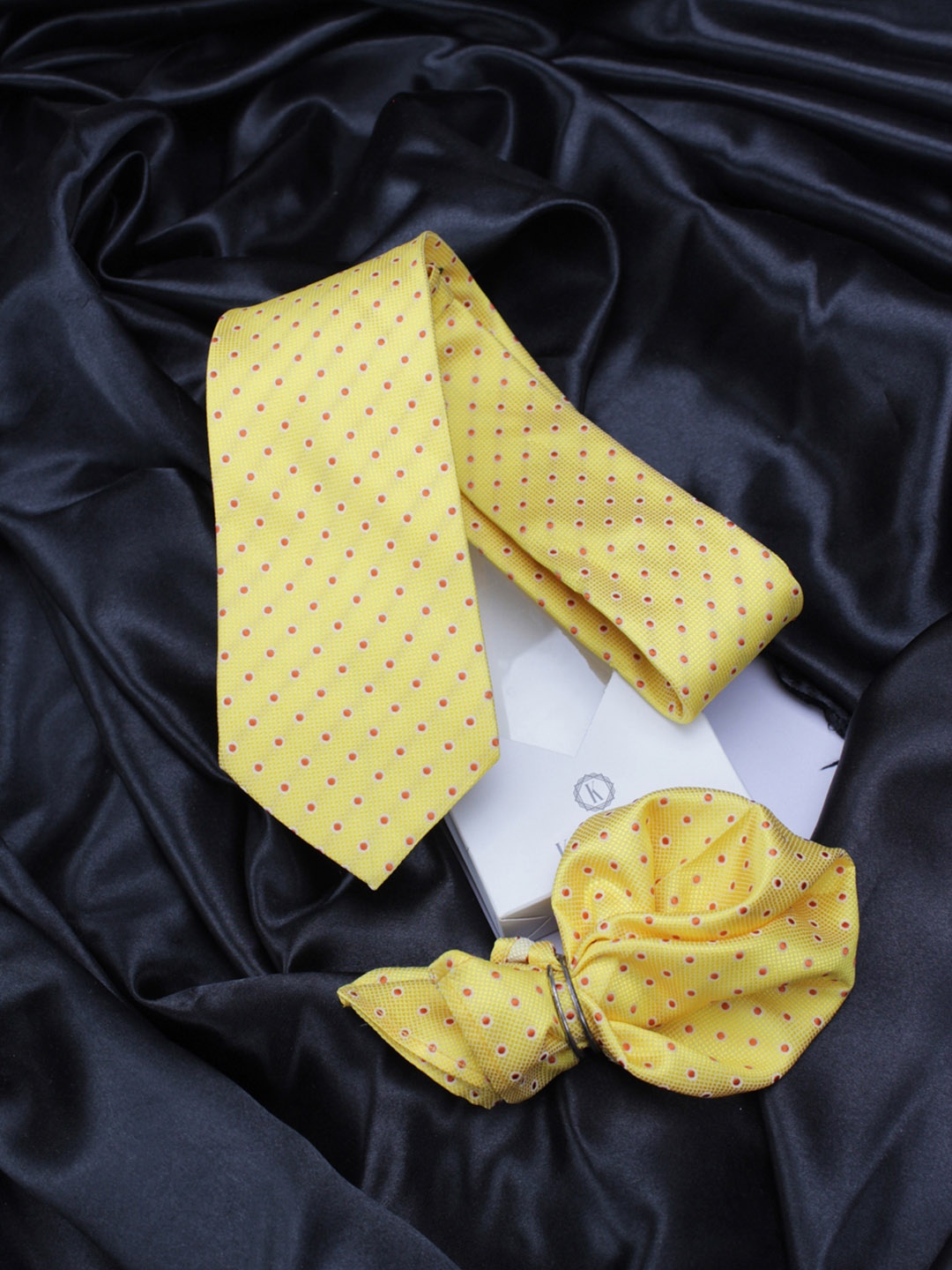 

Kovove Men Yellow Refreshing Polka Dot Accessory Gift Set