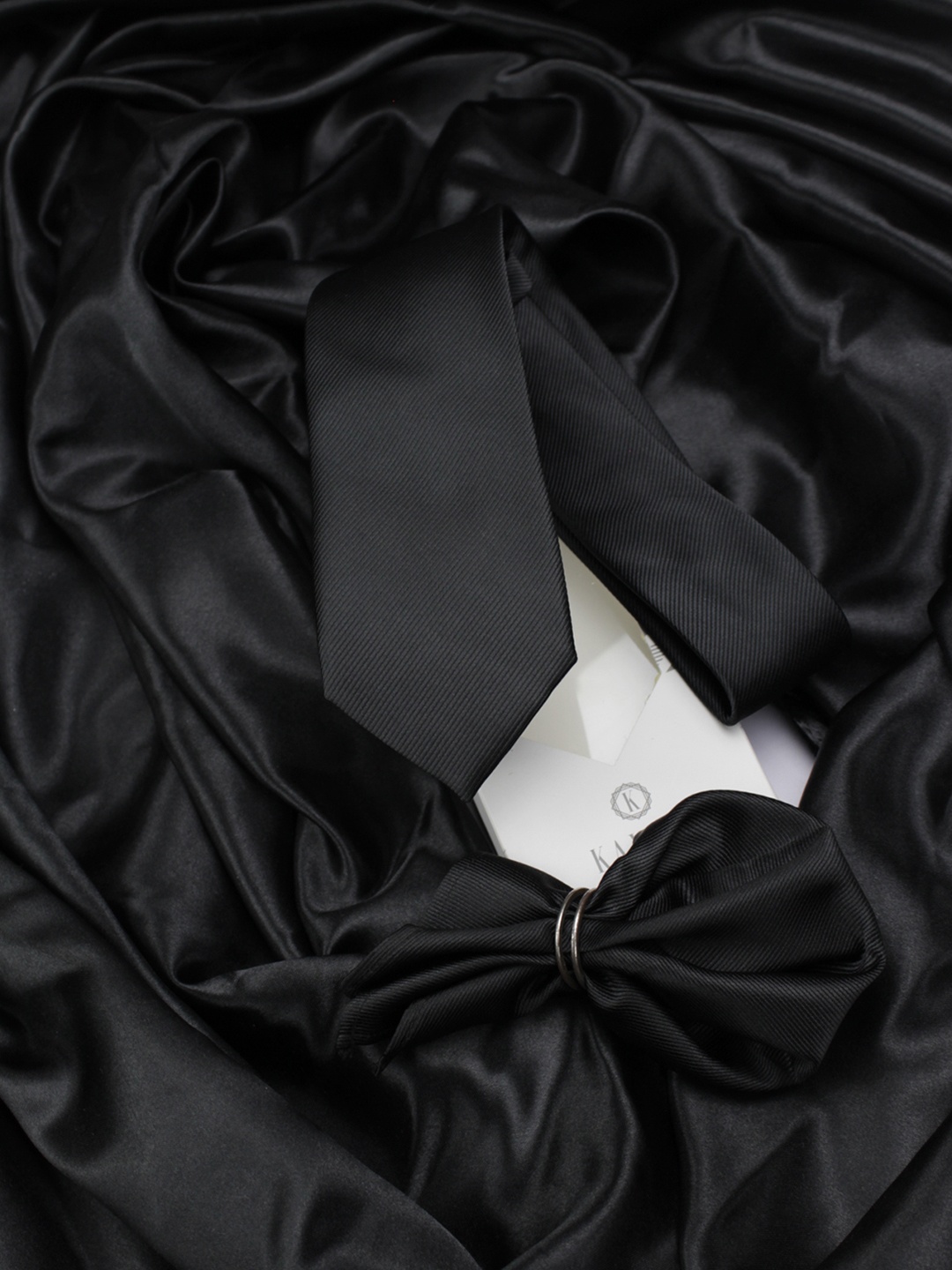 

Kovove Men Black The Appealing Self Striped Accessory Gift Set