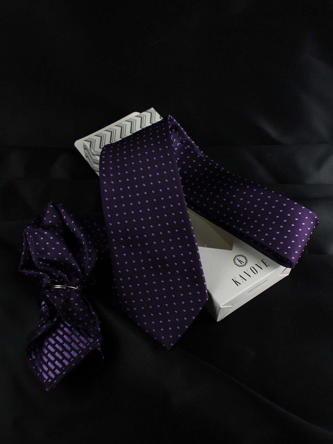 

KOVOVE Men Purple Woven Design Accessory Gift Set