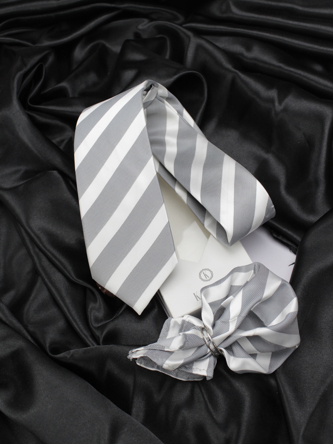 

KOVOVE Men Grey Striped Accessory Gift Set