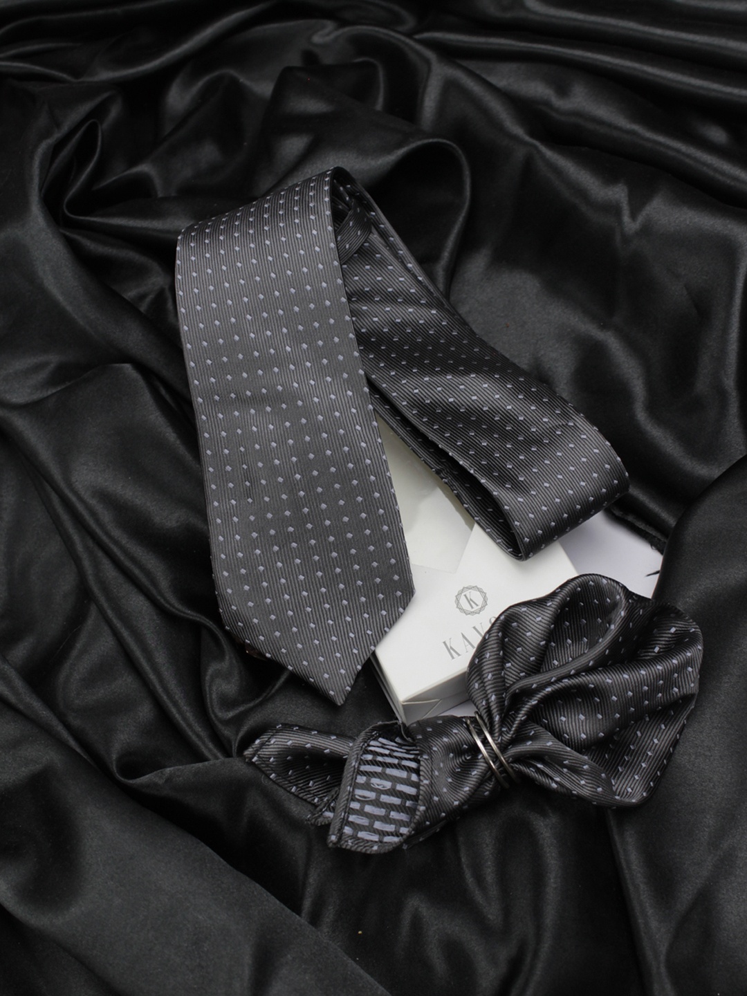 

KOVOVE Men Black The Intellect Dash Abstract Gift Box