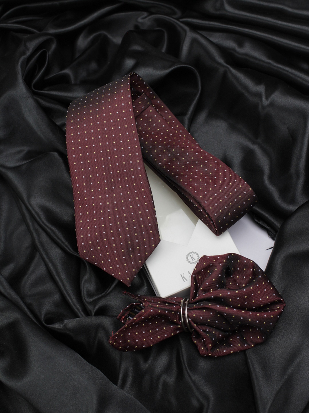 

KOVOVE Men Maroon Pack of 2 Printed Tie & Pocket Square Set