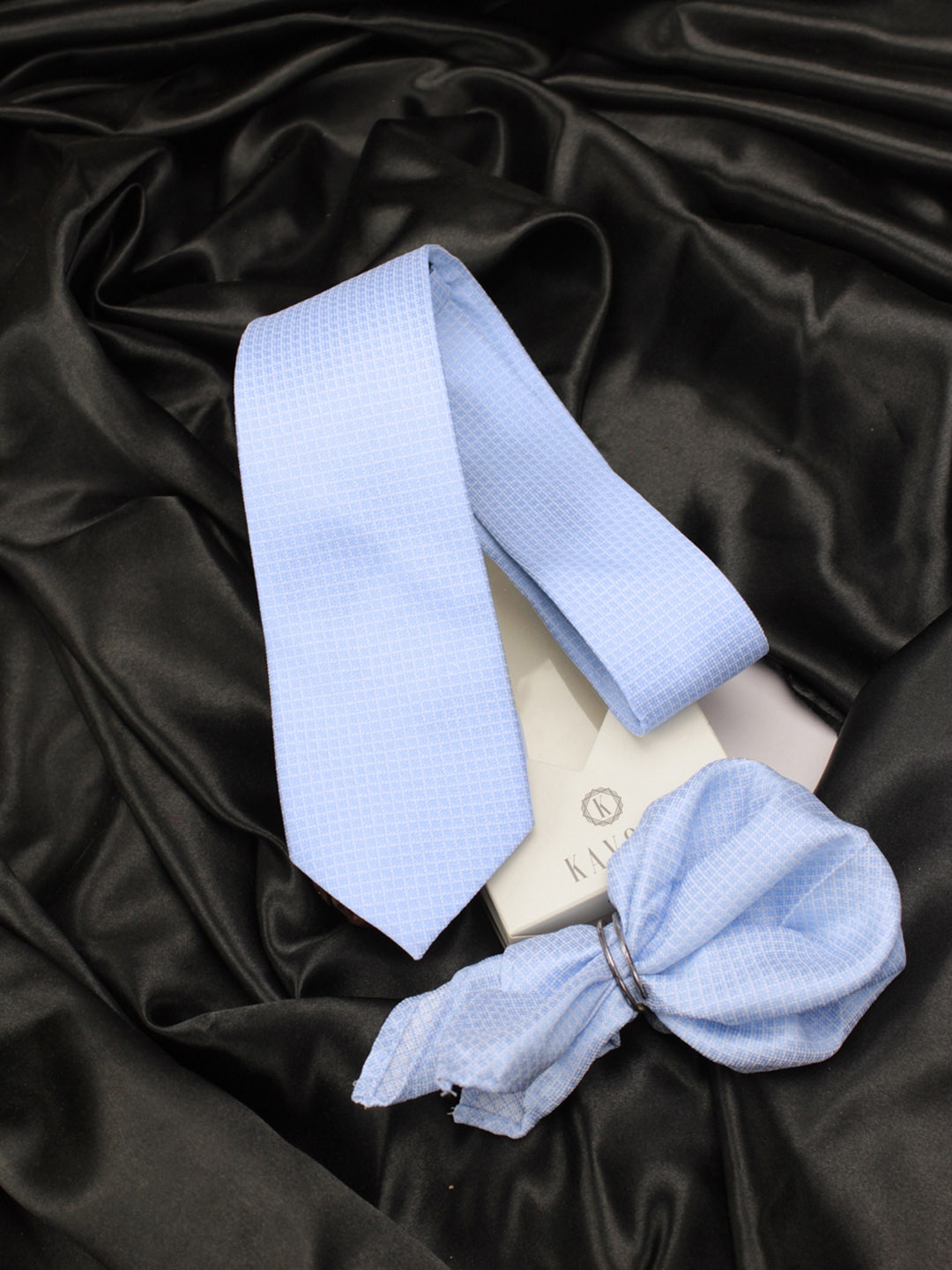 

KOVOVE Men Blue The Essentials Checkered Accessory Gift Set