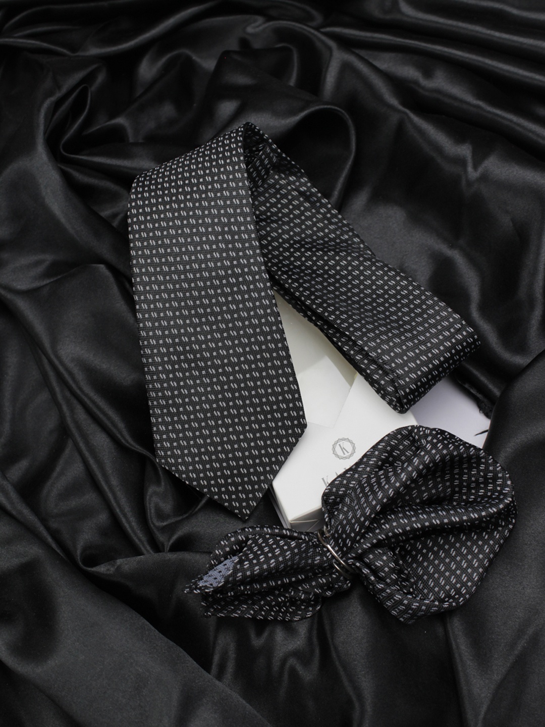 

KOVOVE Men Black & White Tie with Square Pocket