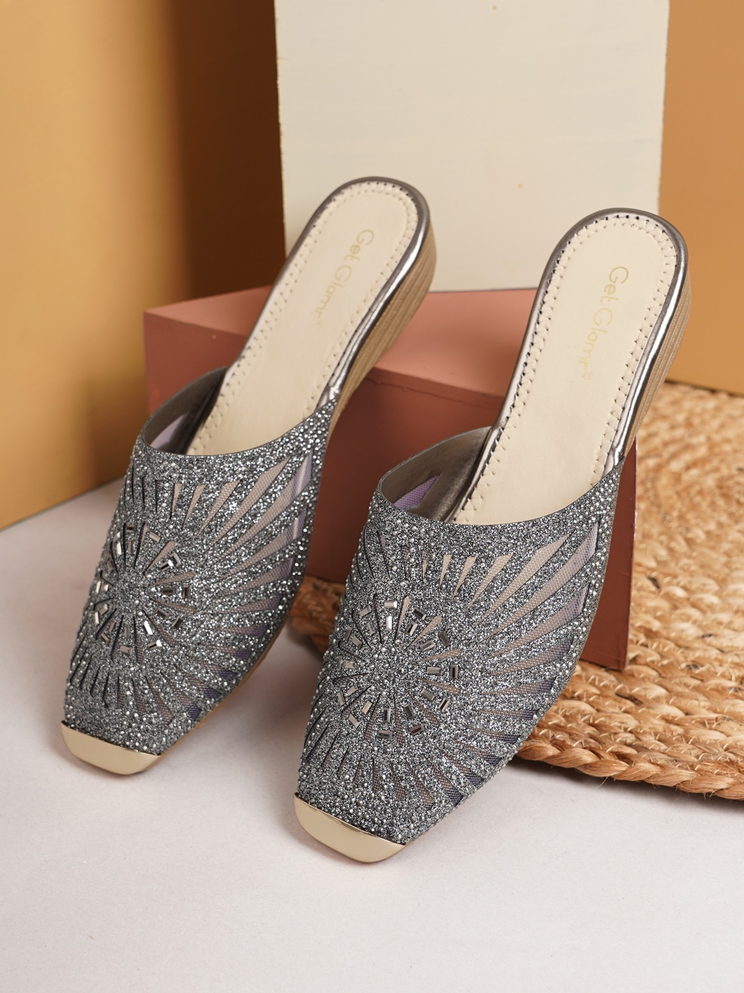 

Get Glamr Women Grey Ethnic Embellished Open Toe Flats