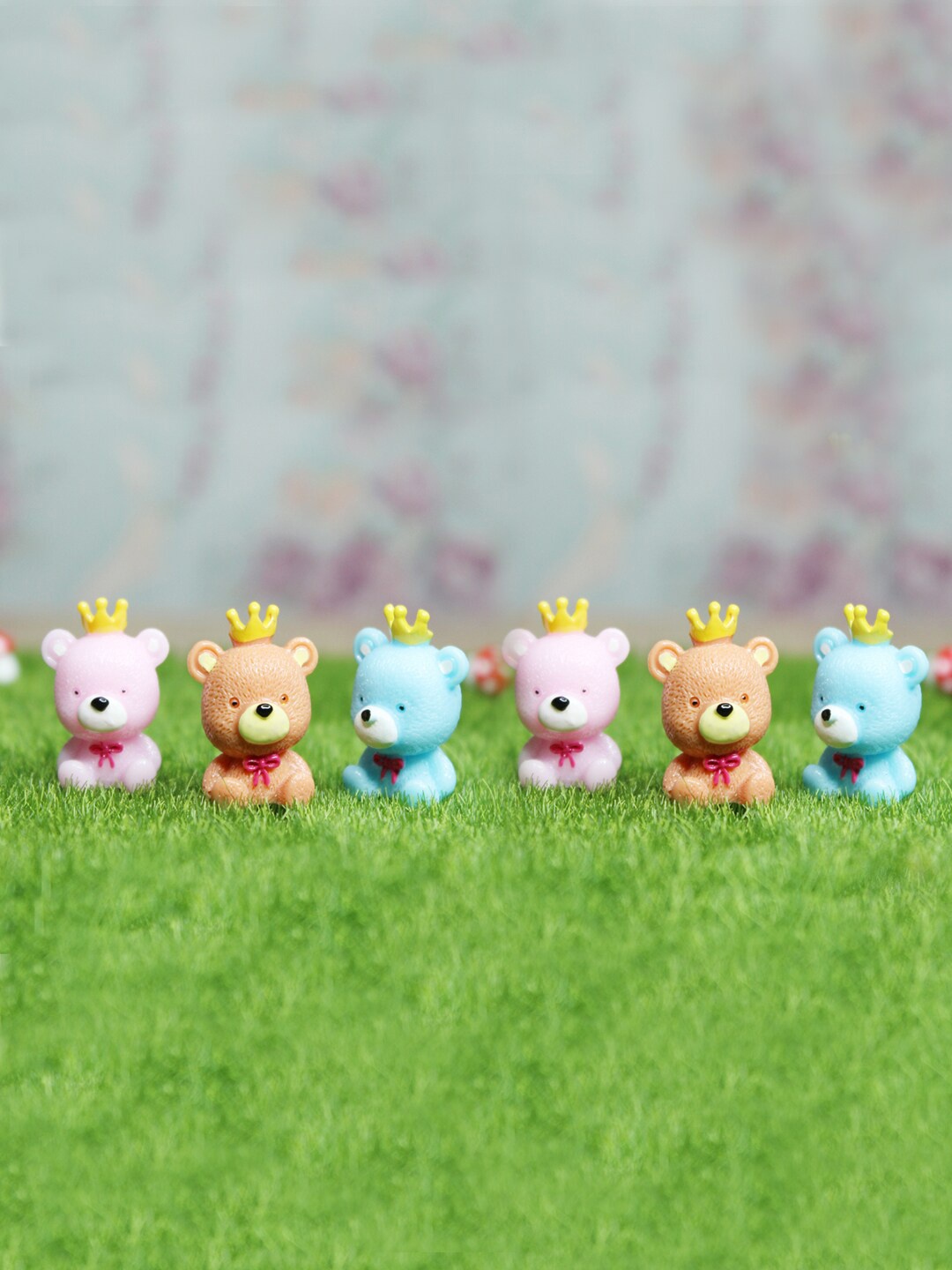 

Wonderland Set of 6 Teddy Sitting Garden Toys, Blue
