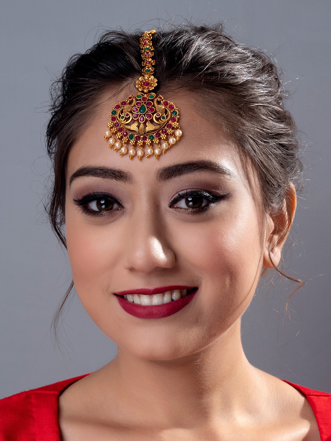 

aadita Gold-Toned Pearl Maang Tikka