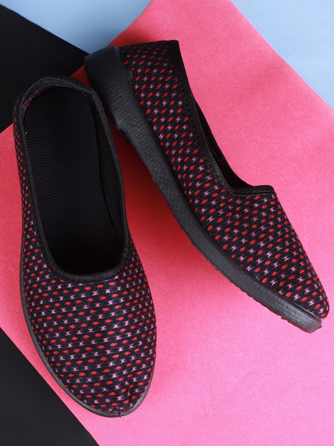 

FABBMATE Women Maroon Walking Non-Marking Shoes
