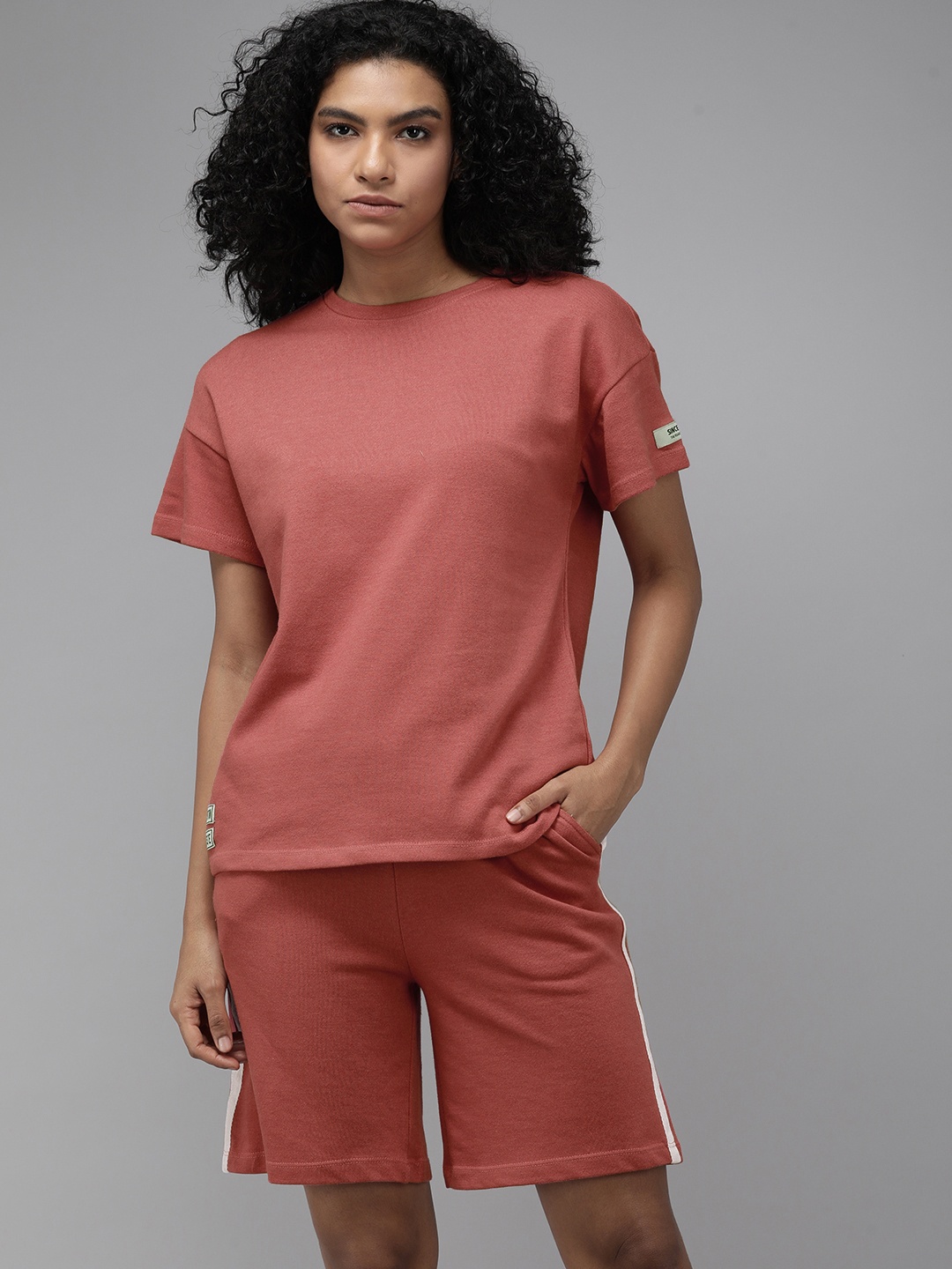 

The Roadster Lifestyle Co Women Rose Solid Co-Ord Set