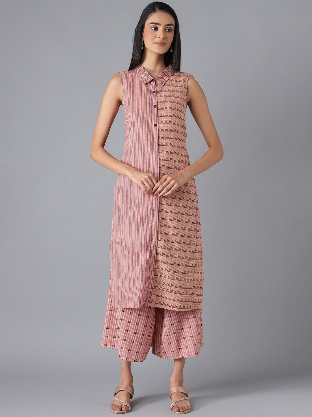 

AURELIA Women Peach-Coloured Geometric Printed Panelled Pure Cotton Kurta with Palazzos