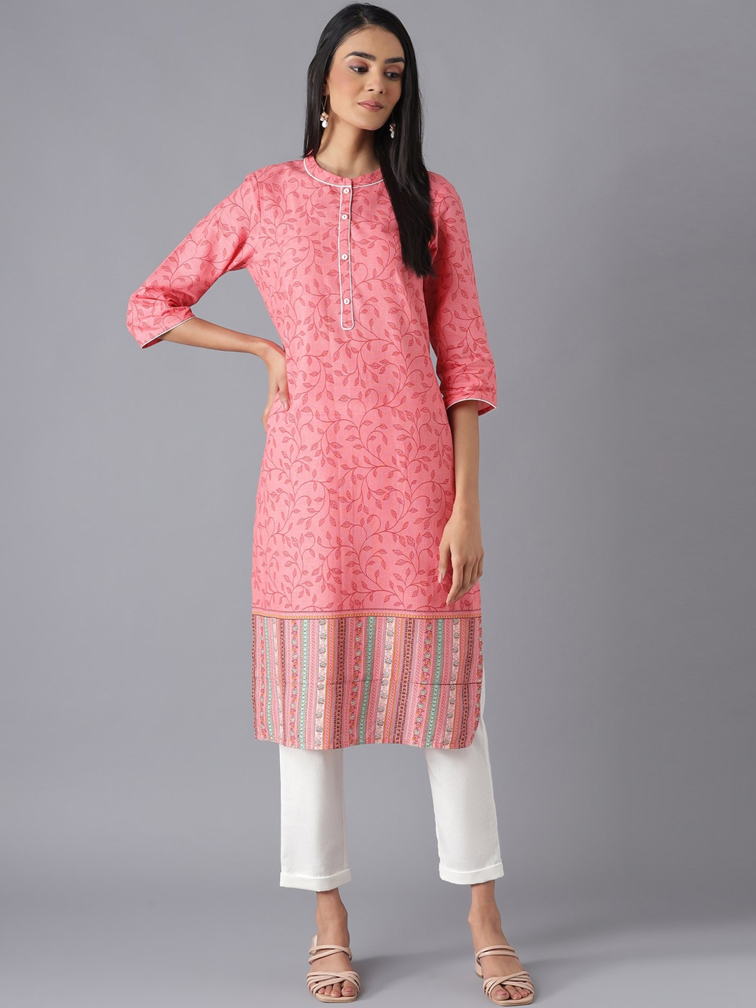 

AURELIA Women Pink & White Floral Printed Kurta with Trousers