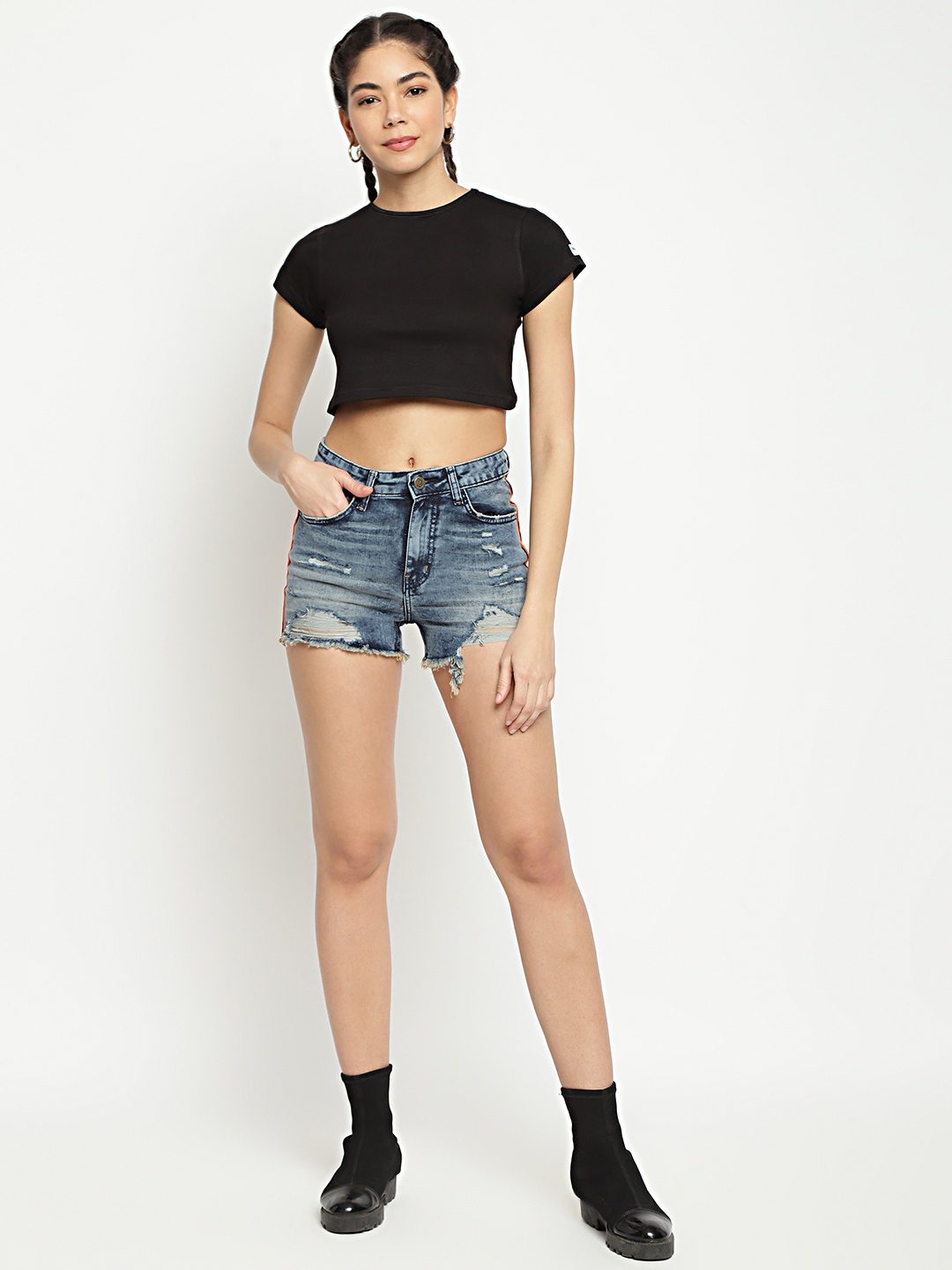 

Belliskey Women Blue Washed High-Rise Denim Outdoor Denim Shorts