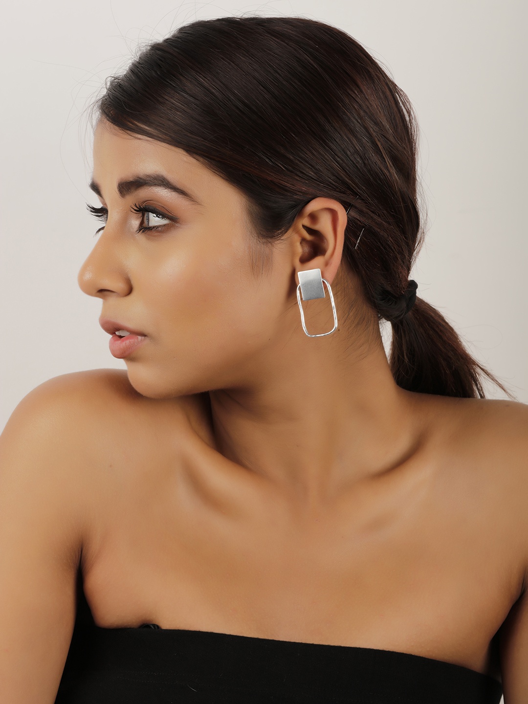 

STILSKII Silver-Toned Contemporary Drop Earrings
