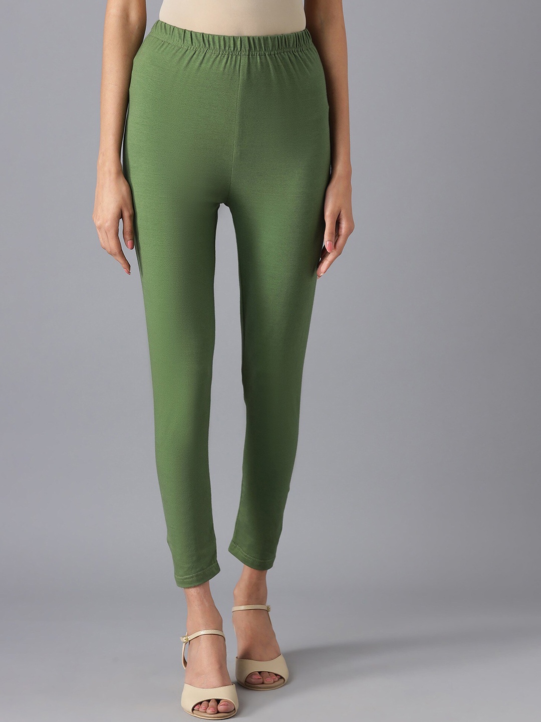 

AURELIA Women Green Solid Ankle Length Leggings