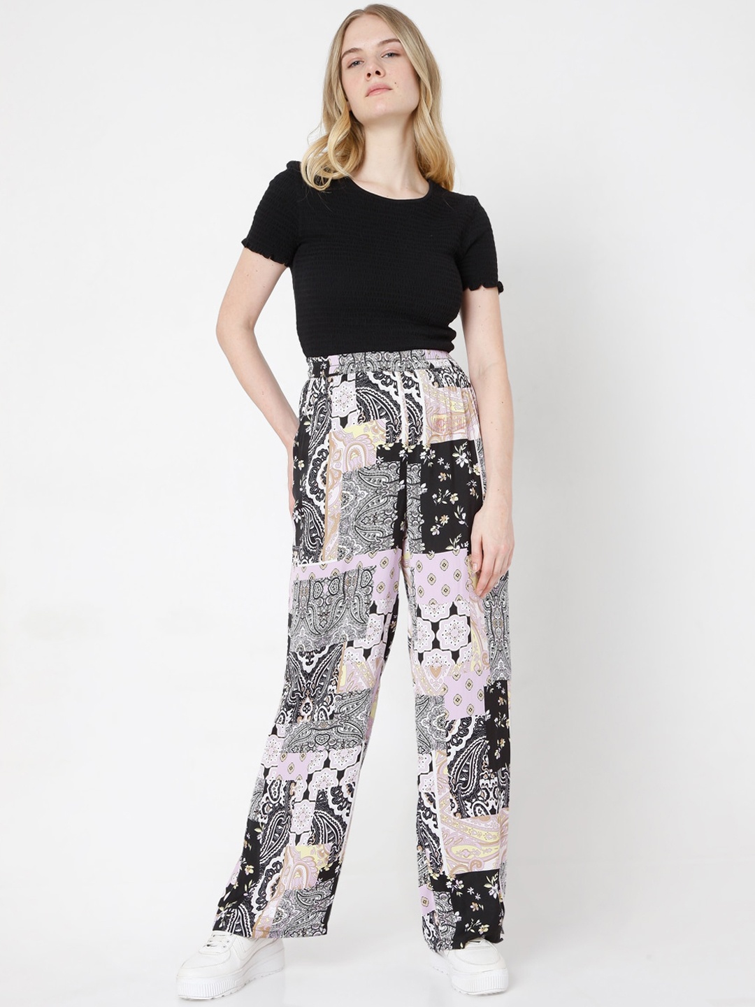 

Vero Moda Women Lavender Ethnic Motifs Printed Straight Fit High-Rise Trousers