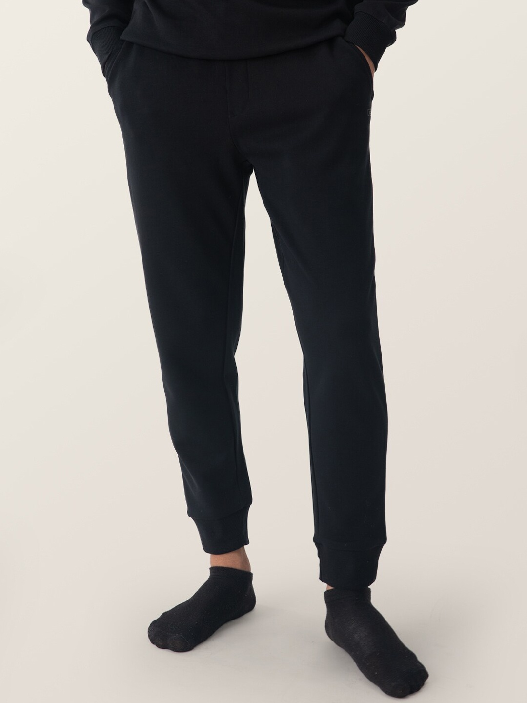 

DAMENSCH Men Black Solid Joggers