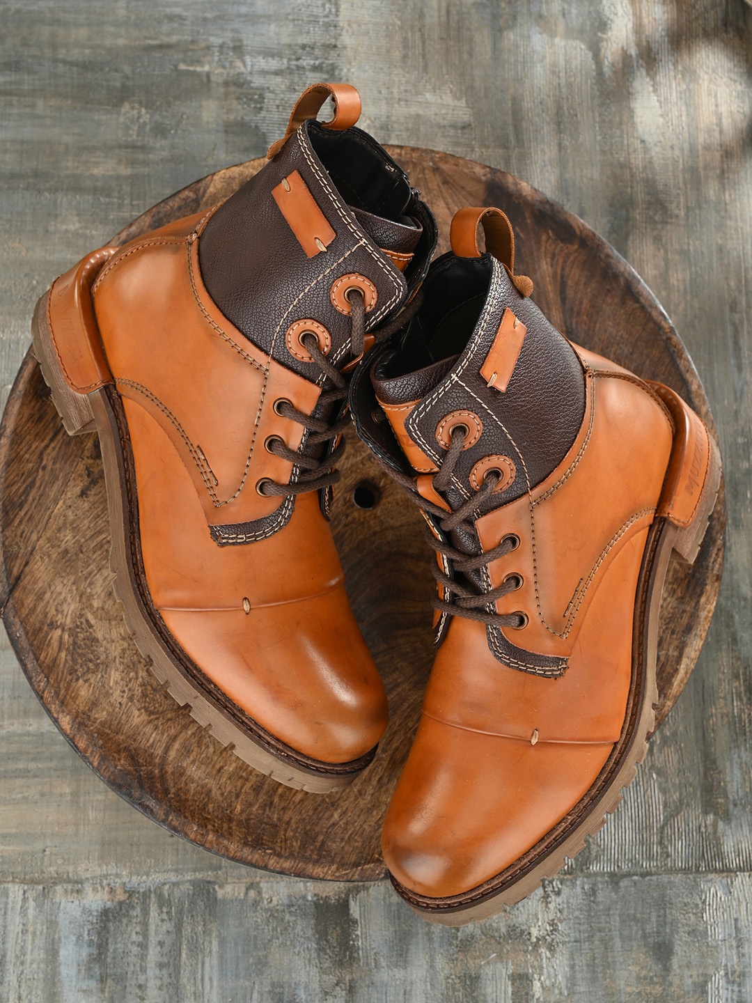 

MUZZATI Men Tan Solid Trekking Shoes