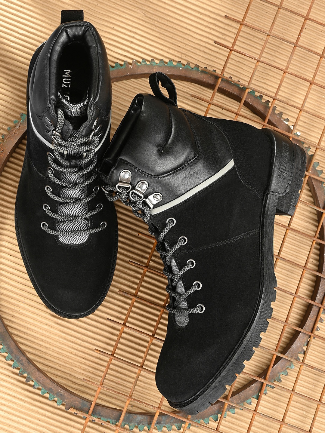 

MUZZATI Men Black Trekking Shoes