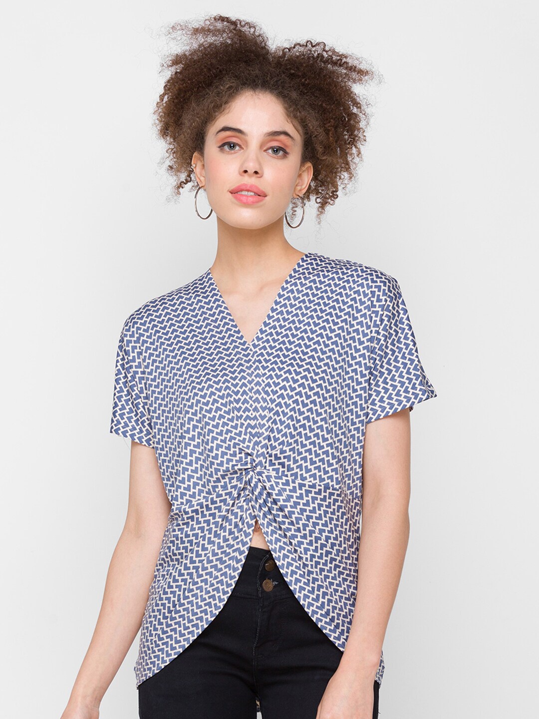 

Globus Blue Geometric Print Twisted Wrap Top