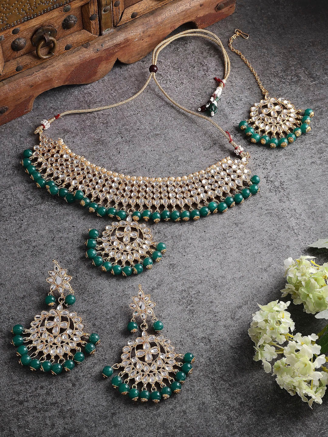 

ZENEME Gold-Plated Green & White Kundan-Studded Jewellery Set