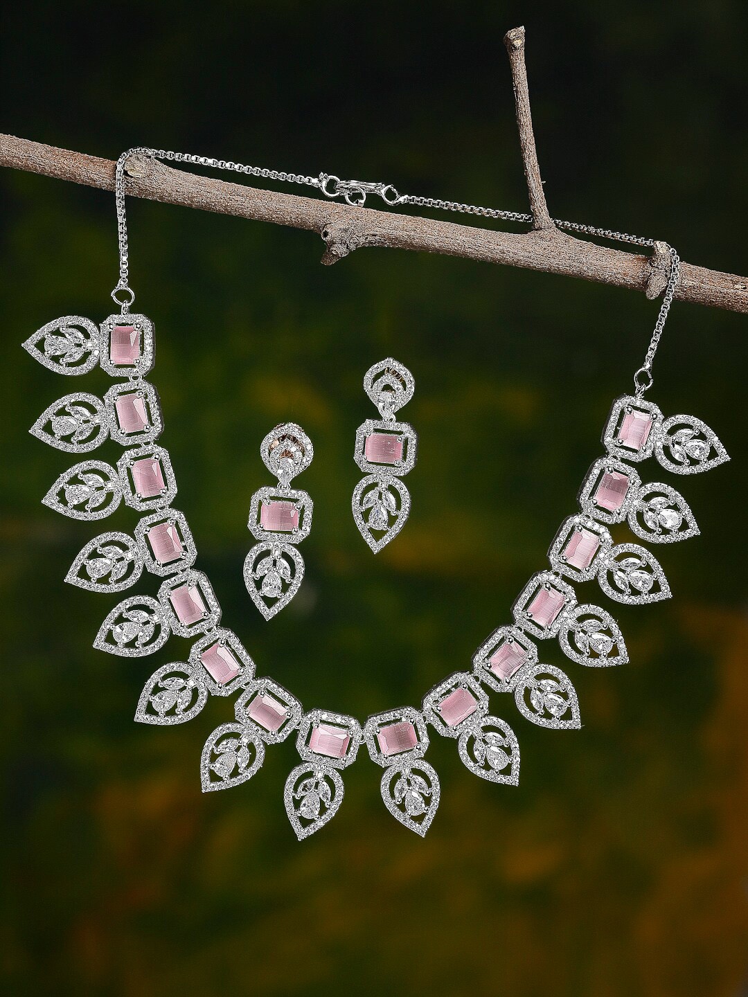 

ZENEME Pink & Silver-Toned & Plated Crystal Studded Leaf Shaped Jewellery Set