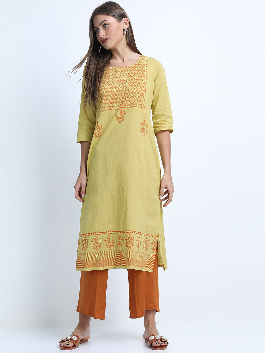 

Vishudh Women Yellow Ethnic Motifs Printed Kurta