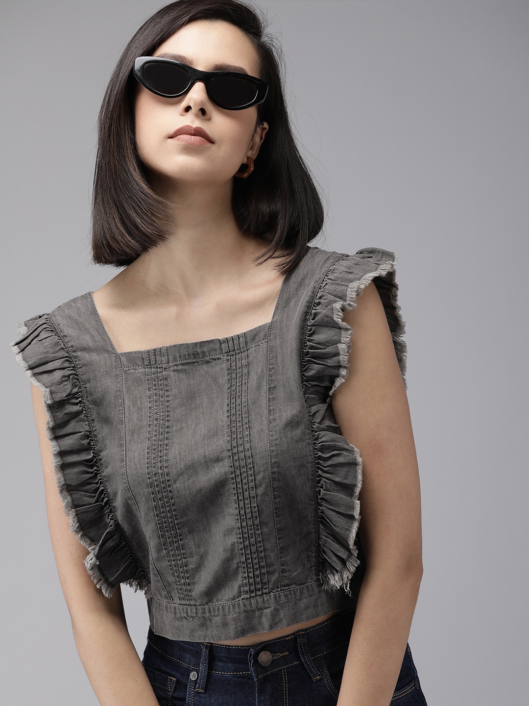 

Roadster Black Ruffles Crepe Crop Top