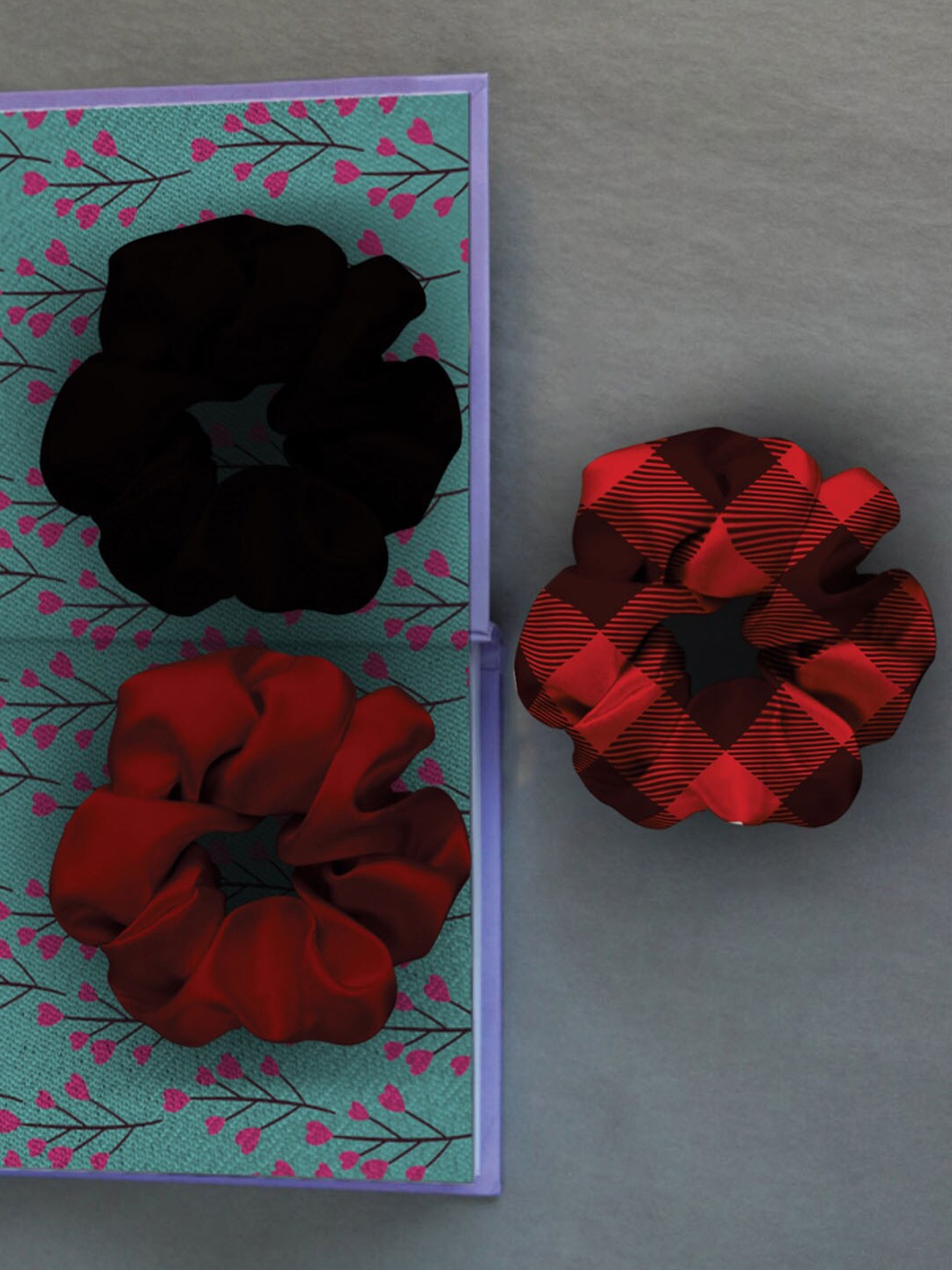 

Ferosh Women Red & Black Set of 3 Embellished Ponytail Holders