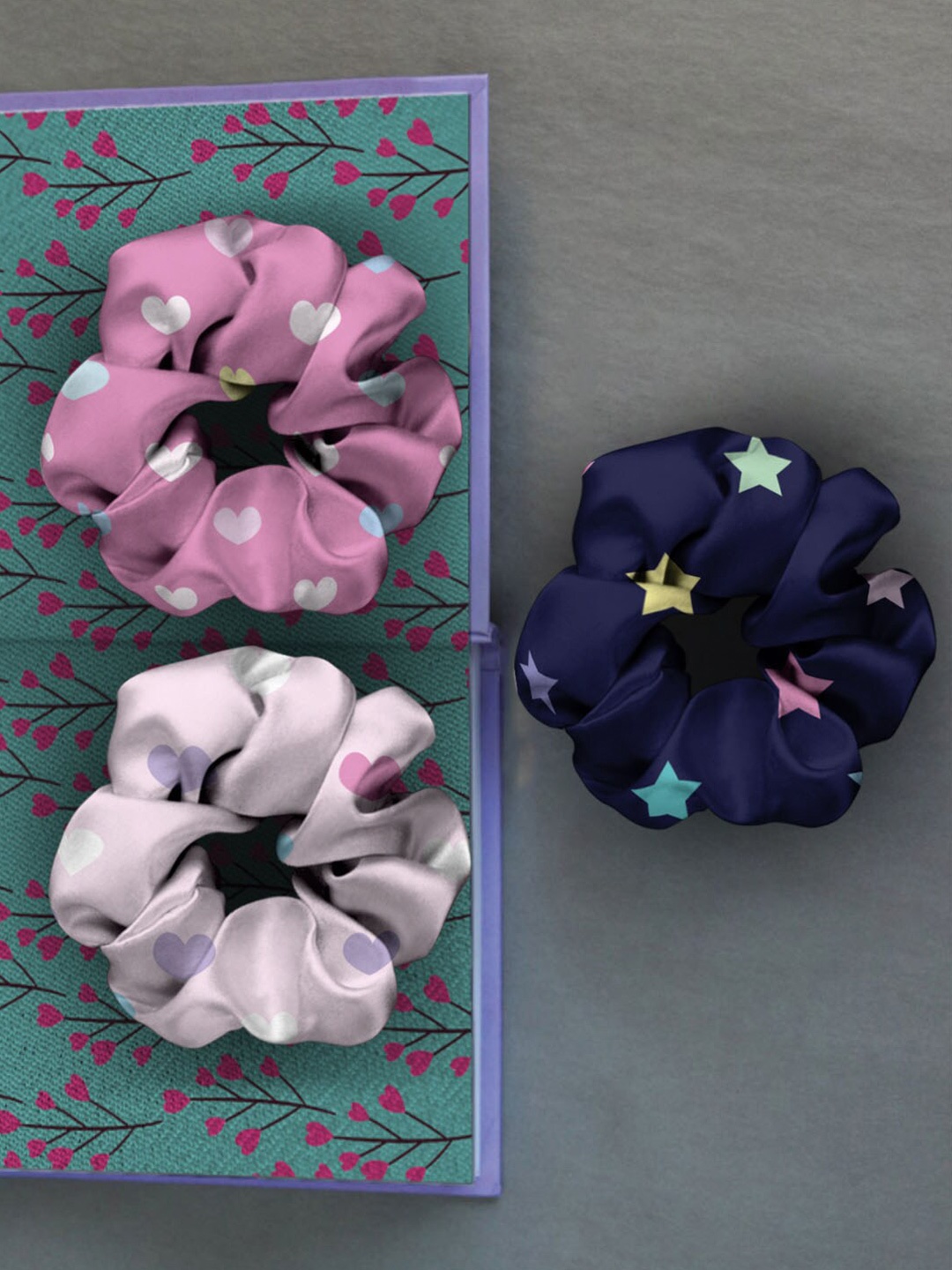 

Ferosh Women Set Of 3 Multi Color Printed Ponytail Holders