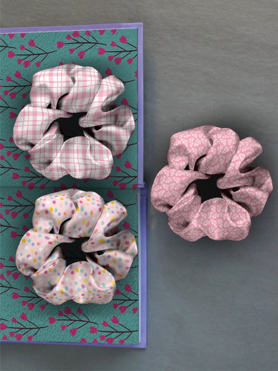 

Ferosh Women Pink & White Set of 3 Scrunchies