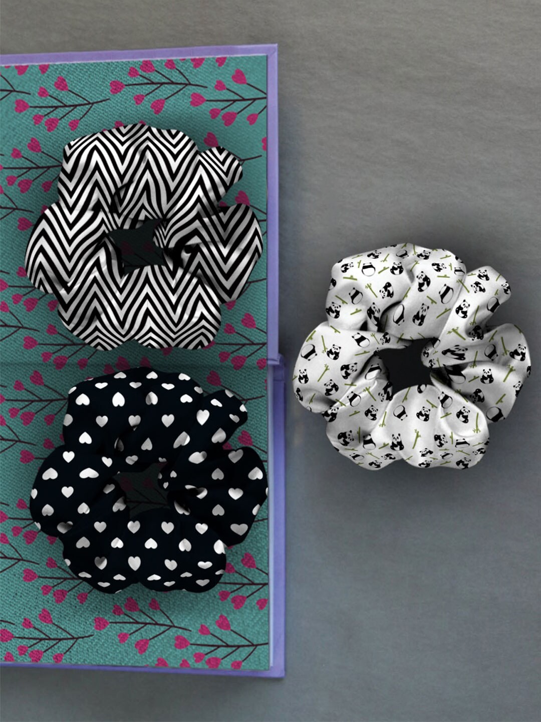 

Ferosh Women White & Black Set of 3 Embellished Ponytail Holders