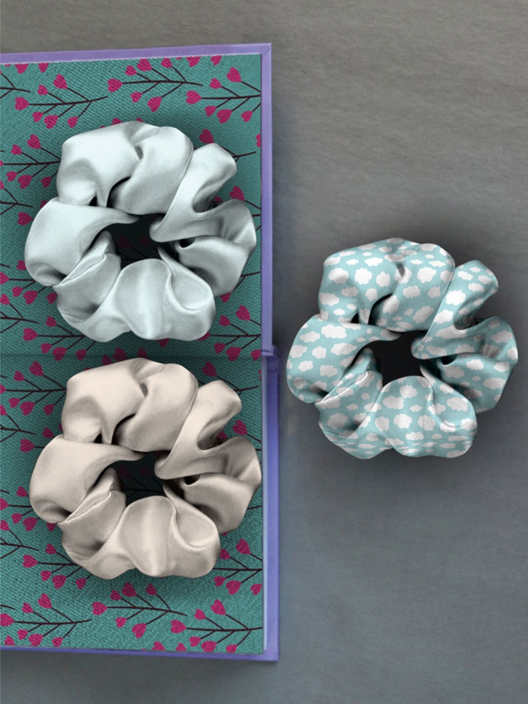 

Ferosh Women Multi-coloured Set of 3 Ponytail Holders